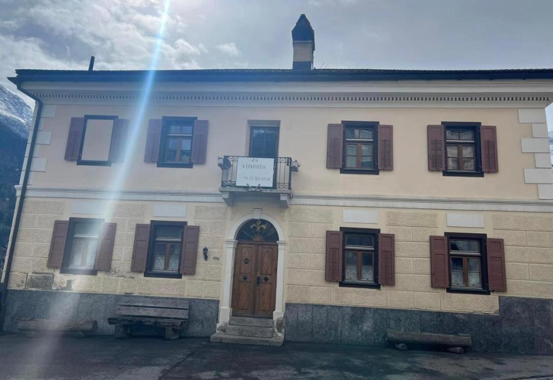 Chasa Crusch Hotel Sent Exterior photo